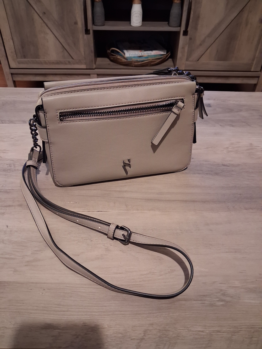 Women’s Vera Wang Crossbody Bag in Light Taupe
